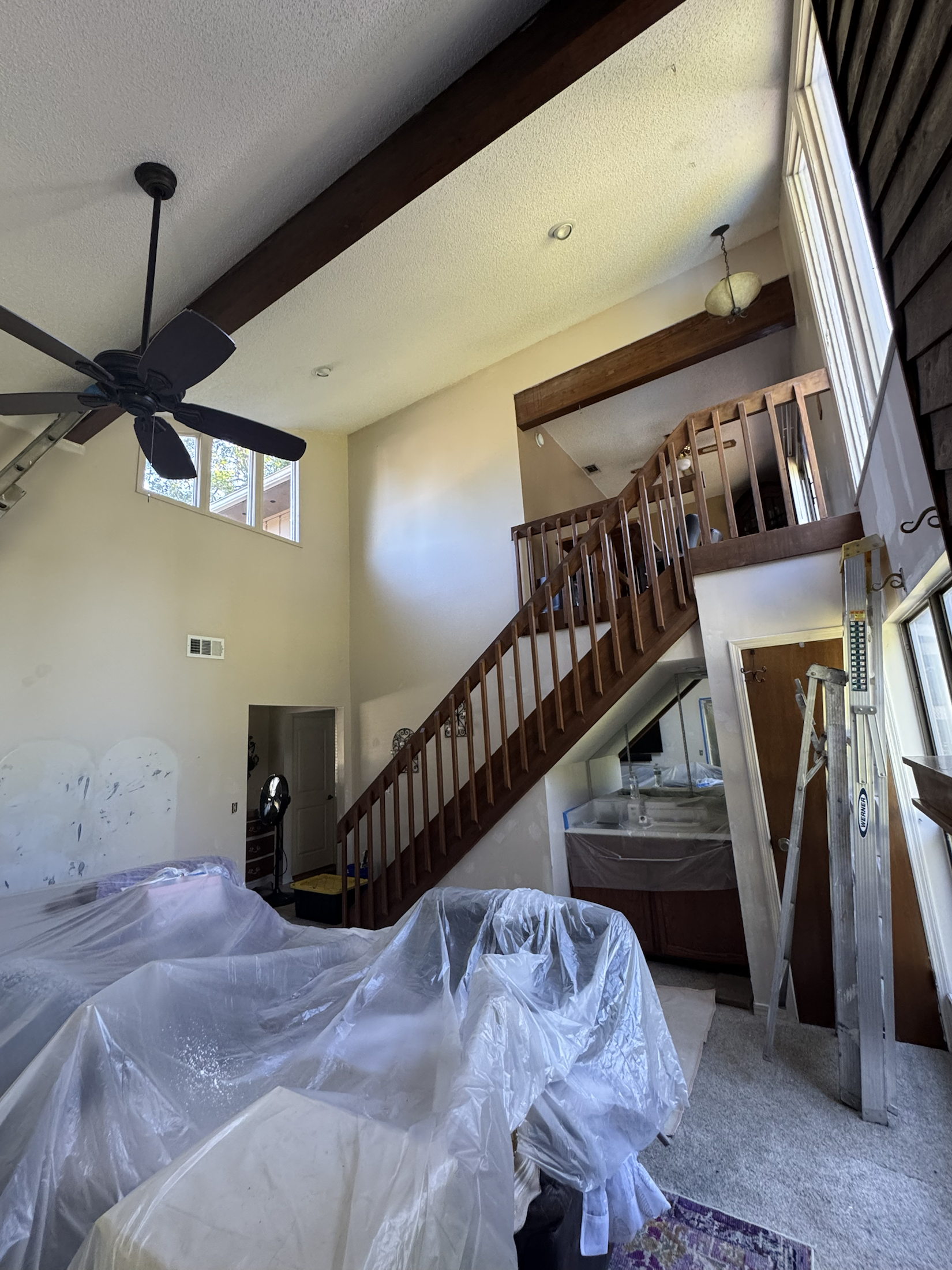 Residential interior painting project 09 (Before)
